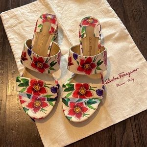 Salvatore Ferragamo Women’s leather  floral print sandal. Size 8 1/2B US.